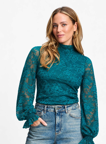 Pom Amsterdam Turtleneck Ruby